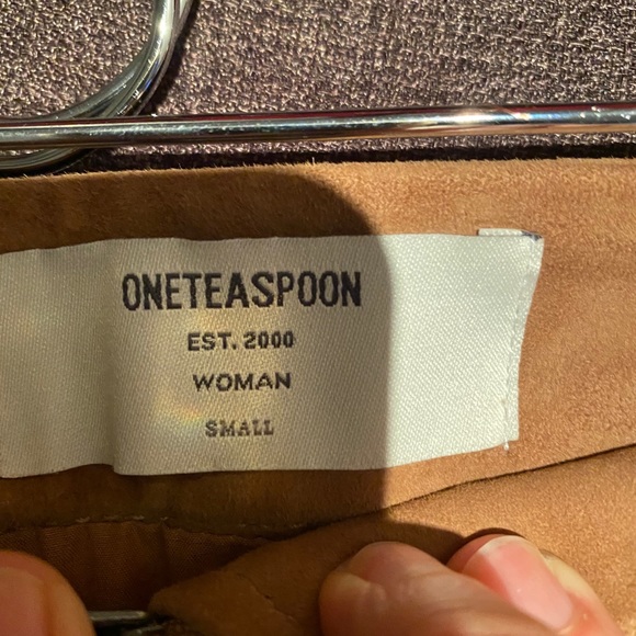 One teaspoon camel zip back used mini skirt - Picture 4 of 4